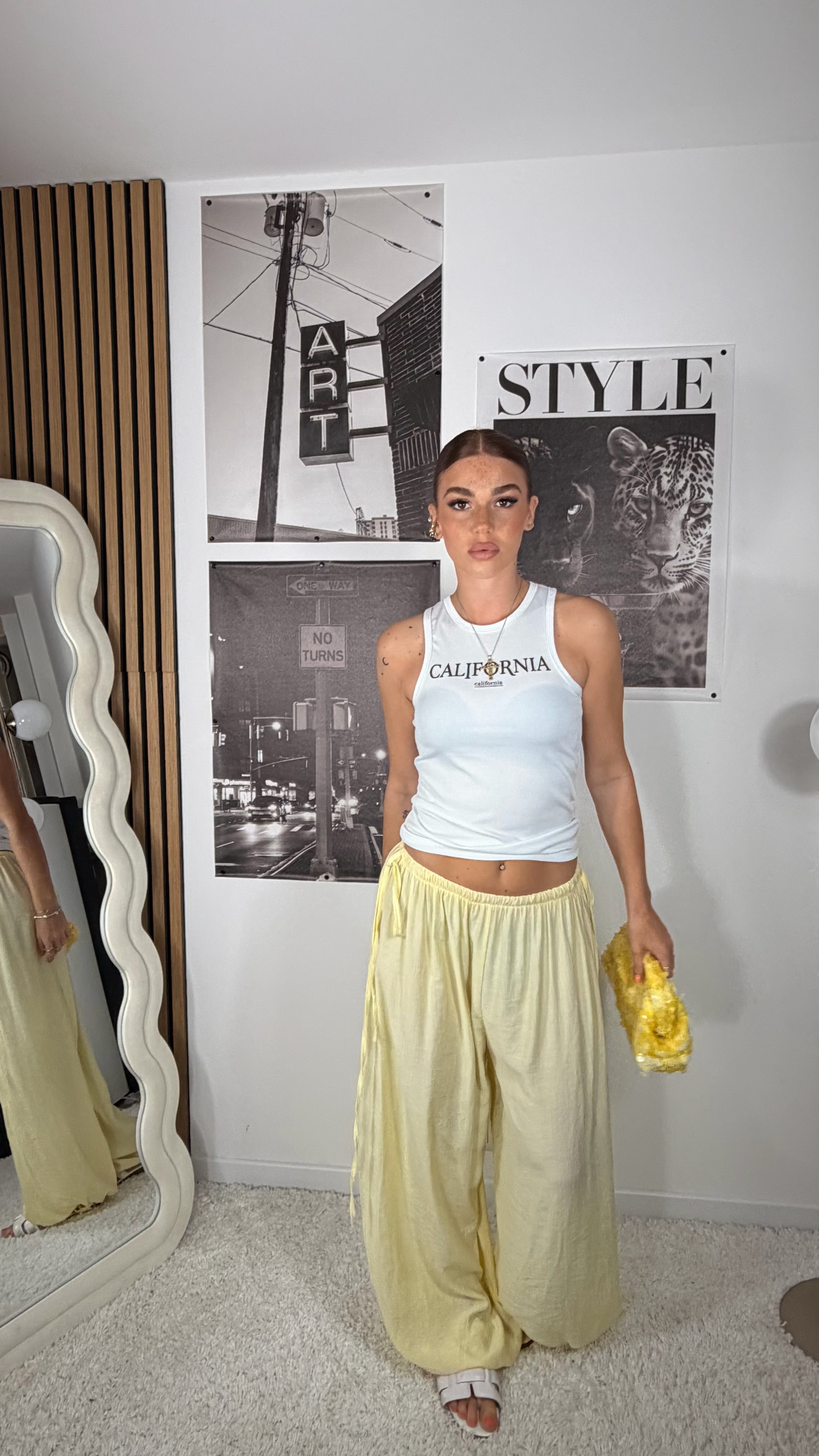 Pantalone in lino con laccetti