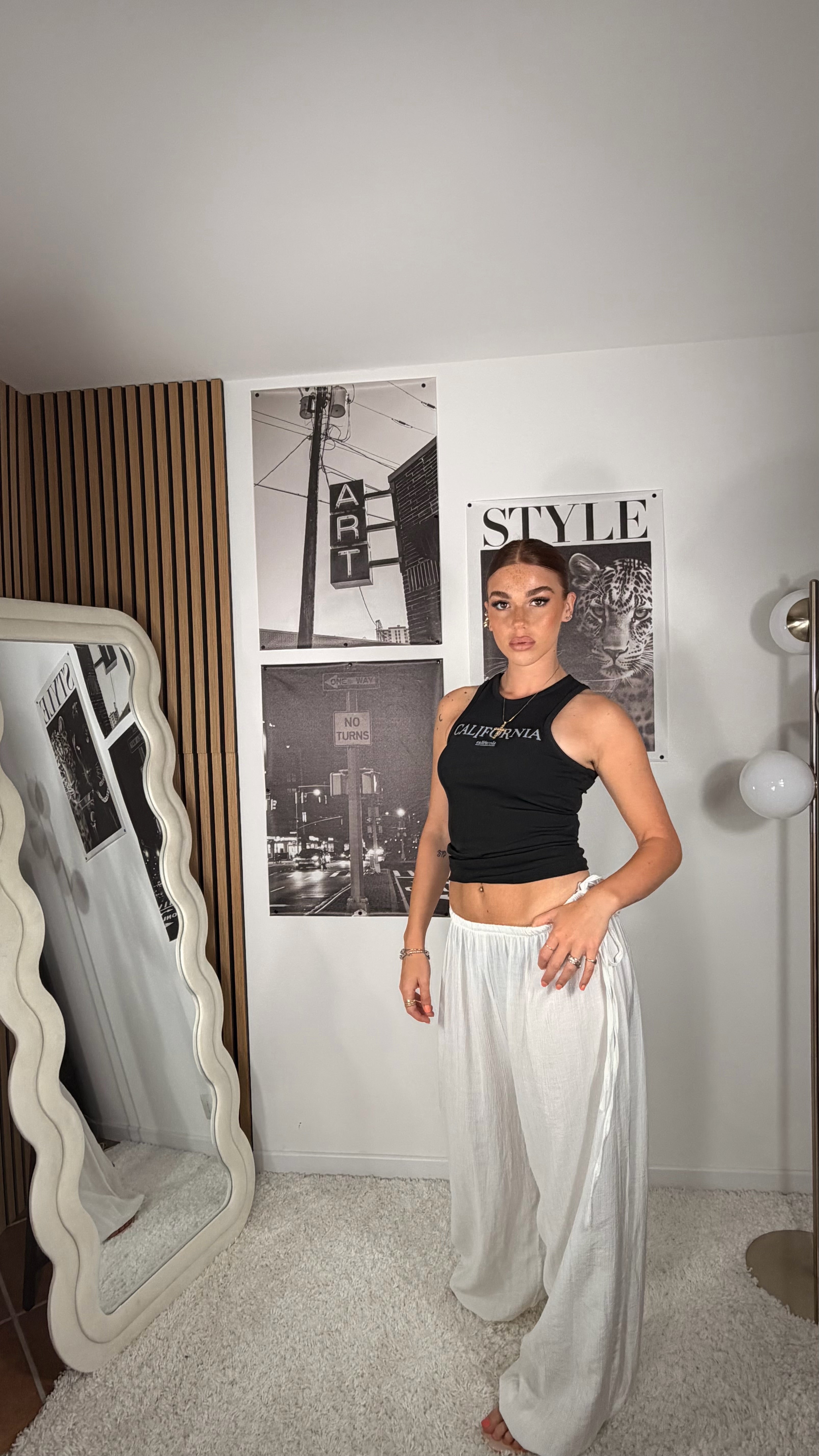 Pantaloni in lino con laccetti