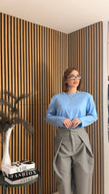 MAGLIA CON SPALLINE AZZURRA